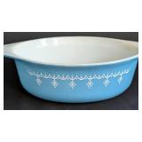 Pyrex Snowflake Garland Covered Dish