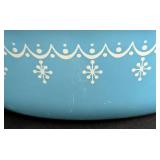 Pyrex Snowflake Garland Covered Dish