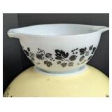 Pyrex Gooseberry Mixing Bowl Set