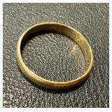 18K Gold Ring, Size 9.25