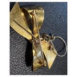 Vintage Gold-Tone Brooch Set with Bow and Round Design