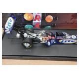 2002 Action Larry Dixon 1:24 Scale Top Fuel Dragster Model Car