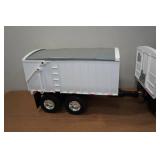 Ertl Giant Peterbilt Grain Truck and Trailer