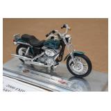 Maisto Harley Davidson 2000 FXDL Dyna Low Rider 1:18 Scale Model