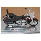 Maisto Harley Davidson 2000 FLSTC Heritage Softail Classic 1:18 Scale Model