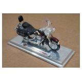 Maisto Harley Davidson 2000 FLSTC Heritage Softail Classic 1:18 Scale Model