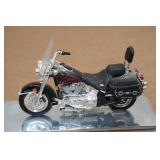 Maisto Harley Davidson 2000 FLSTC Heritage Softail Classic 1:18 Scale Model