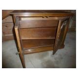 Chest/serving table just needs new hinges Chest/serving table just needs new hinges