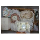 Box of vintage décor including new Lenox photo frames Box of vintage décor including new Lenox photo frames