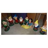 Snow White and the Seven Dwarfs concrete yard ornaments Snow White and the Seven Dwarfs concrete yard ornaments