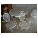 Nice metal outdoor patio table and 4 chairs Nice metal outdoor patio table and 4 chairs