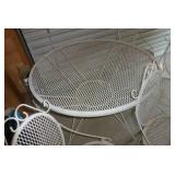 Nice metal outdoor patio table and 4 chairs Nice metal outdoor patio table and 4 chairs