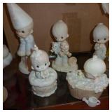 Lot of 9 Precious Moments figurines Lot of 9 Precious Moments figurines