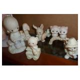 Lot of 14 Precious Moments figurines Lot of 14 Precious Moments figurines