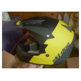 New Ski-doo X-1 Cross Triad Helmet size Large New Ski-doo X-1 Cross Triad Helmet size Large