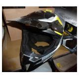 New ski-doo XP-3 Pro Cross Scarp size 2XL with goggles New ski-doo XP-3 Pro Cross Scarp size 2XL with goggles