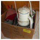vintage Dietz lantern No.2 D-Lite, 4 bottles of propane and a wrench vintage Dietz lantern No.2 D-Lite, 4 bottles of propane and a wrench