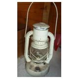 vintage Dietz lantern No.2 D-Lite, 4 bottles of propane and a wrench vintage Dietz lantern No.2 D-Lite, 4 bottles of propane and a wrench