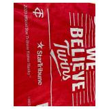 Minnesota Twins Topps Metrodome MLB 14 Baseball Card Set & 2023 Homer Hanky *J