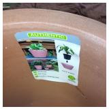 Pallet of 9.8 Inch Clay Vaso Planters