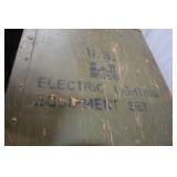 VINTAGE MILITARY STORAGE CHEST