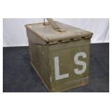 VINTAGE WWII MILITARY AMMO BOX