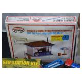 MODEL TRAIN BUILDING SET