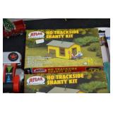 MODEL TRAIN BUILDING SET