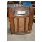 Silvertone R-301 Console Radio