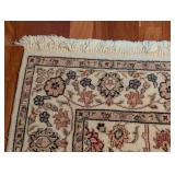 Beautiful Cream Wool Accent Rug