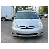 2009 TOYOTA SIENNA LE *7 Passenger* (NO RESERVE)