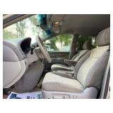 2009 TOYOTA SIENNA LE *7 Passenger* (NO RESERVE)