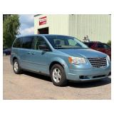 2010 CHRYSLER TOWN AND COUNTRY LX *126k Miles* (NO RESERVE)