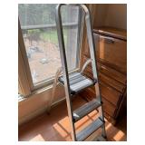 Aluminum 3-Step Folding Ladder