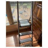 Aluminum 3-Step Folding Ladder