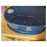 Set of 2  Oval Roasting Pans with Lids