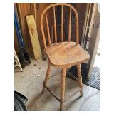 Wooden Swivel Bar Stool with Spindle Back