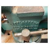 Littlestown No. 112 Swivel Bench Vise 4 Inch Jaw Cast Iron