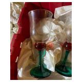 Full Tote incl. Set of Vintage Wine Glasses with Green and Red Stems