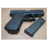 Glock 19 Gen 2 9mm Semi-Auto Pistol - 2 Magazines Glock 19 Gen 2 9mm Semi-Auto Pistol - 2 Magazines
