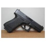 Glock 19 Gen 2 9mm Semi-Auto Pistol - 2 Magazines Glock 19 Gen 2 9mm Semi-Auto Pistol - 2 Magazines