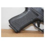 Glock 19 Gen 2 9mm Semi-Auto Pistol - 2 Magazines Glock 19 Gen 2 9mm Semi-Auto Pistol - 2 Magazines