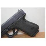 Glock 19 Gen 2 9mm Semi-Auto Pistol - 2 Magazines Glock 19 Gen 2 9mm Semi-Auto Pistol - 2 Magazines