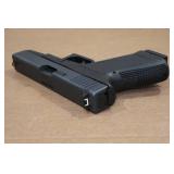 Glock 19 Gen 2 9mm Semi-Auto Pistol - 2 Magazines Glock 19 Gen 2 9mm Semi-Auto Pistol - 2 Magazines