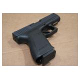 Glock 19 Gen 2 9mm Semi-Auto Pistol - 2 Magazines Glock 19 Gen 2 9mm Semi-Auto Pistol - 2 Magazines