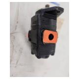 Parker Hydraulic Pump Model 325-9222-051 with Shaft and Mounting Flange