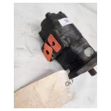 Parker Hydraulic Pump Model 325-9222-051 with Shaft and Mounting Flange