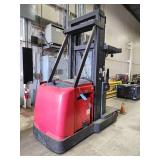 Raymond 9600 Swing-Reach Truck
