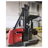 Raymond 9600 Swing-Reach Truck