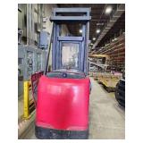 Raymond 9600 Swing-Reach Truck